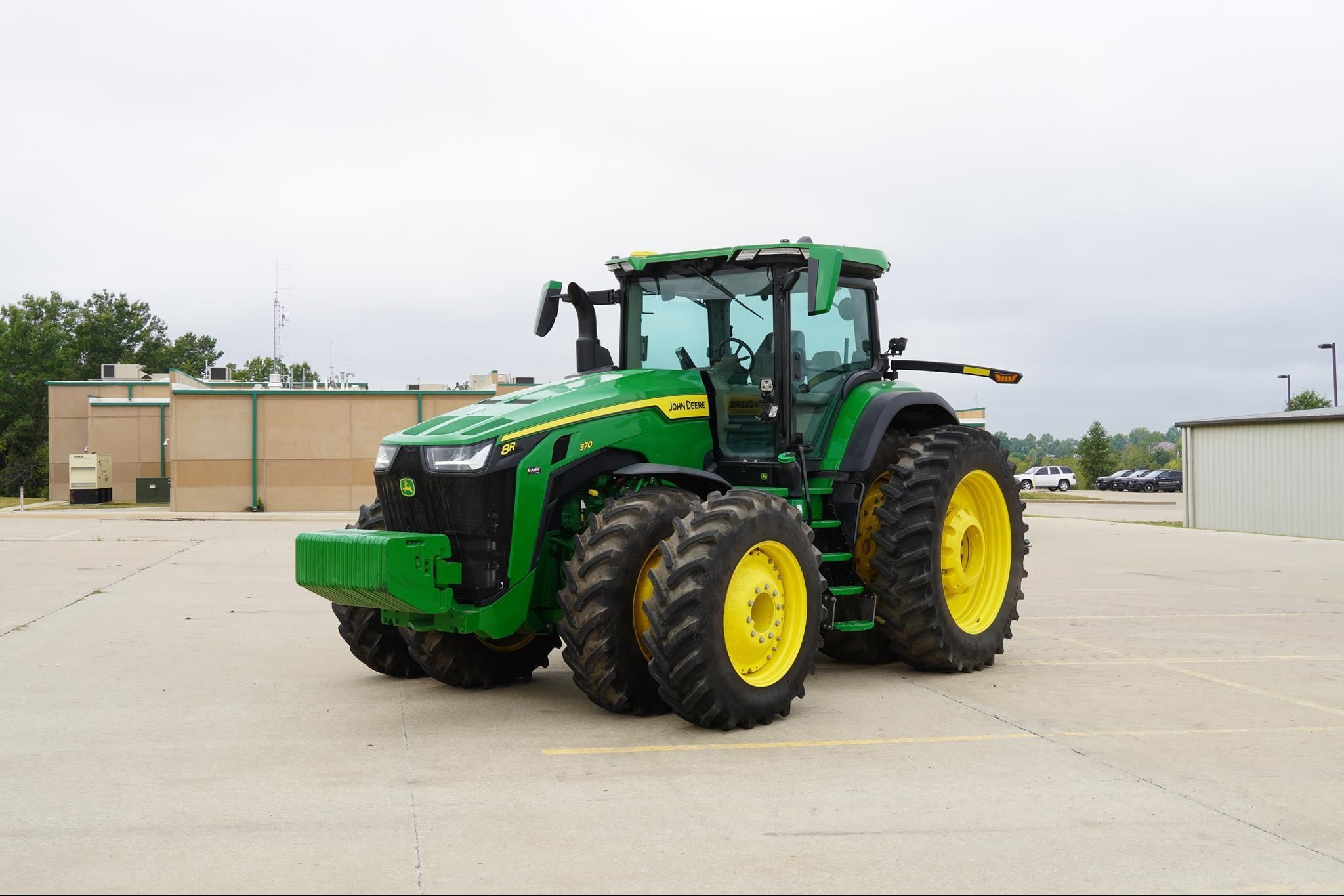 2025 John Deere 8R 370 Equipment Image0