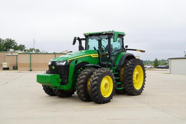 Image of John Deere 8R 370 equipment image 1