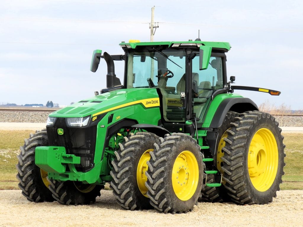 2025 John Deere 8R 370 Equipment Image0