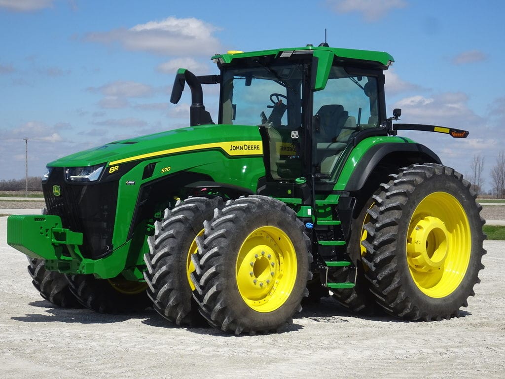 2025 John Deere 8R 370 Equipment Image0