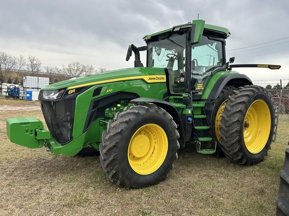 2025 John Deere 8R 370 Equipment Image0