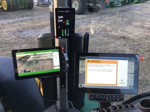 Image of John Deere 8R 370 equipment image 2