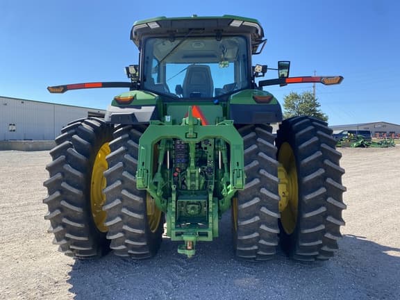 Image of John Deere 8R 370 equipment image 4