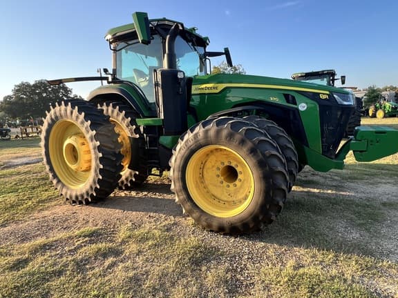 Image of John Deere 8R 370 equipment image 1