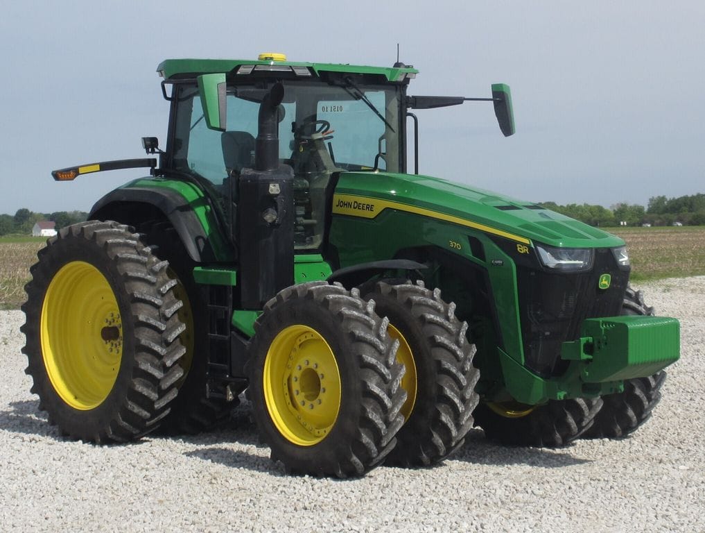 2025 John Deere 8R 370 Equipment Image0