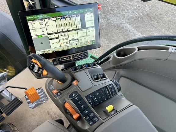 Image of John Deere 8R 370 equipment image 1