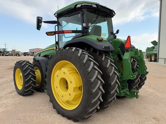 Image of John Deere 8R 370 equipment image 2