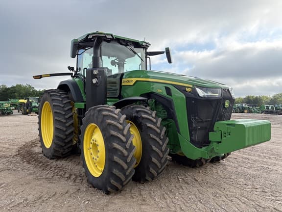 Image of John Deere 8R 370 equipment image 2