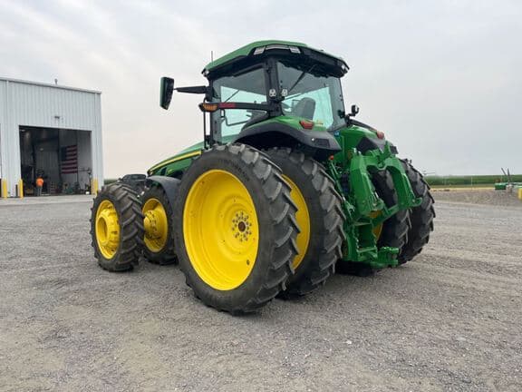 Image of John Deere 8R 370 equipment image 2