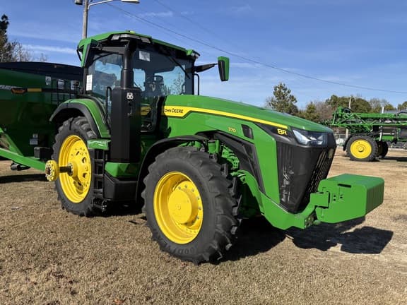 Image of John Deere 8R 370 equipment image 3