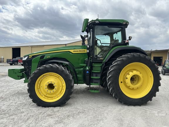 Image of John Deere 8R 370 equipment image 4