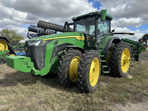 2025 John Deere 8R 370 Equipment Image0