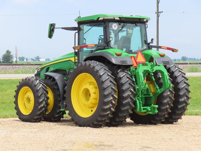 Image of John Deere 8R 370 equipment image 1