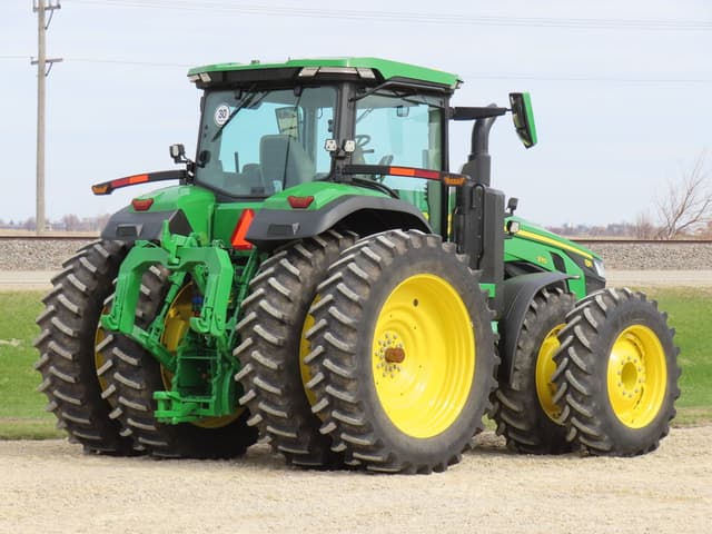 Image of John Deere 8R 370 equipment image 4