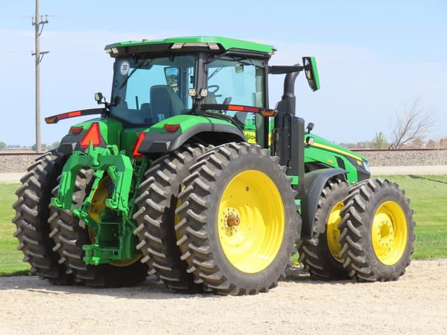 Image of John Deere 8R 370 equipment image 4
