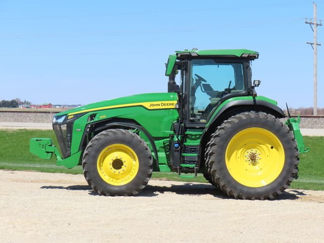 Image of John Deere 8R 370 equipment image 1