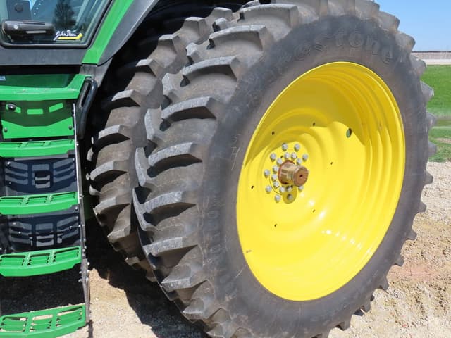 Image of John Deere 8R 370 equipment image 2