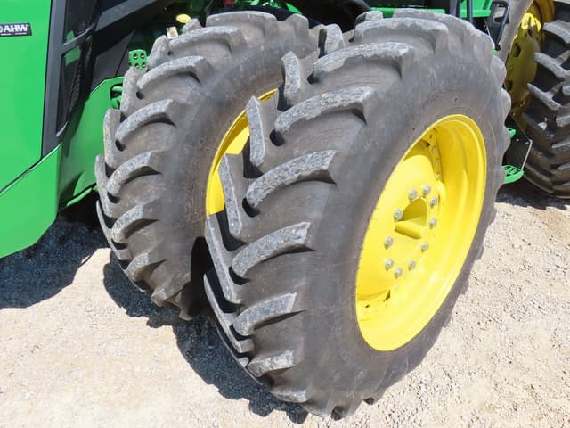 Image of John Deere 8R 370 equipment image 3