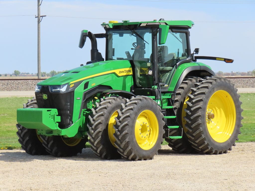 2025 John Deere 8R 370 Equipment Image0