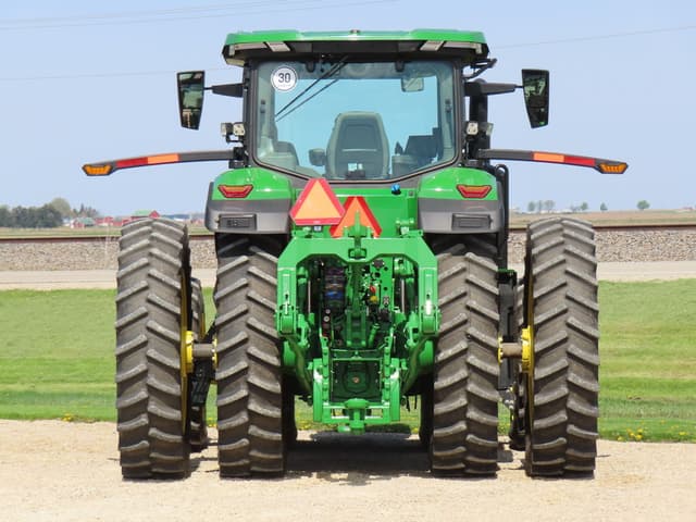 Image of John Deere 8R 370 equipment image 3