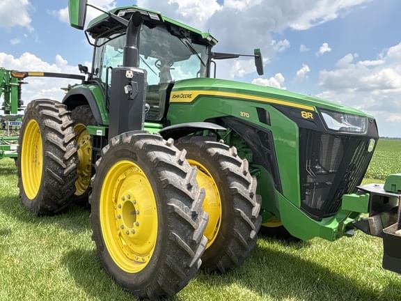 2025 John Deere 8R 370 Equipment Image0