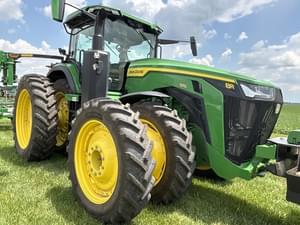 2025 John Deere 8R 370 Image