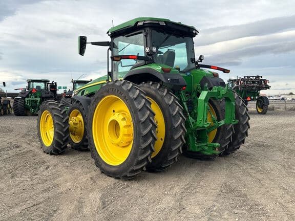 Image of John Deere 8R 370 equipment image 2