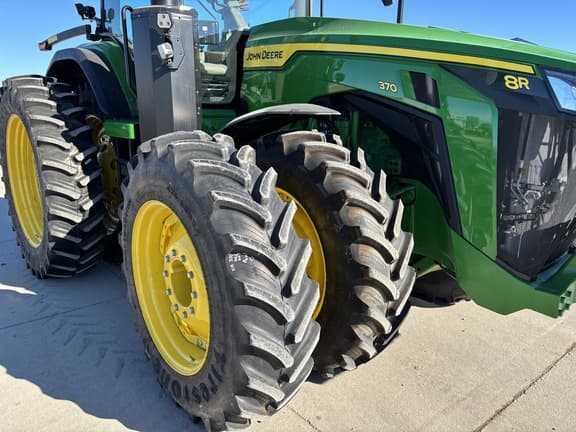 Image of John Deere 8R 370 equipment image 2