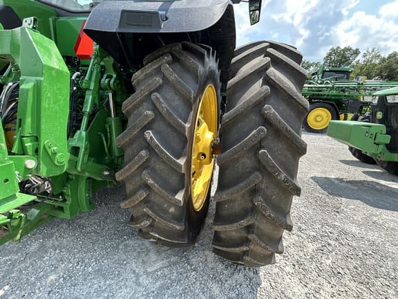 Image of John Deere 8R 370 equipment image 4