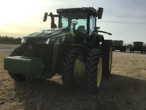 Image of John Deere 8R 370 equipment image 2