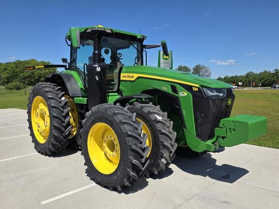 Image of John Deere 8R 370 equipment image 2