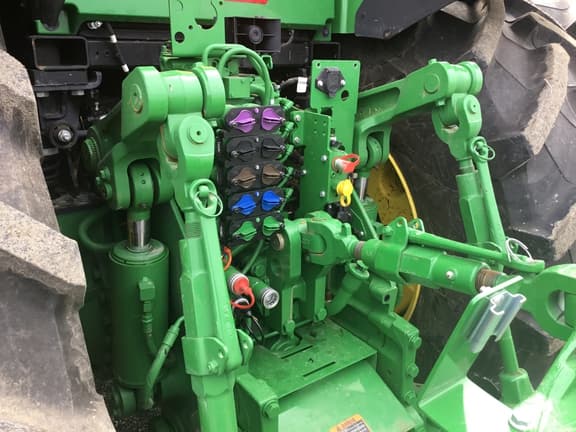 Image of John Deere 8R 370 equipment image 2
