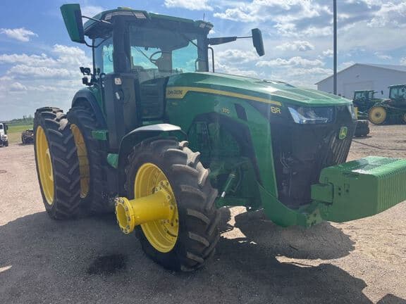 Image of John Deere 8R 370 equipment image 4
