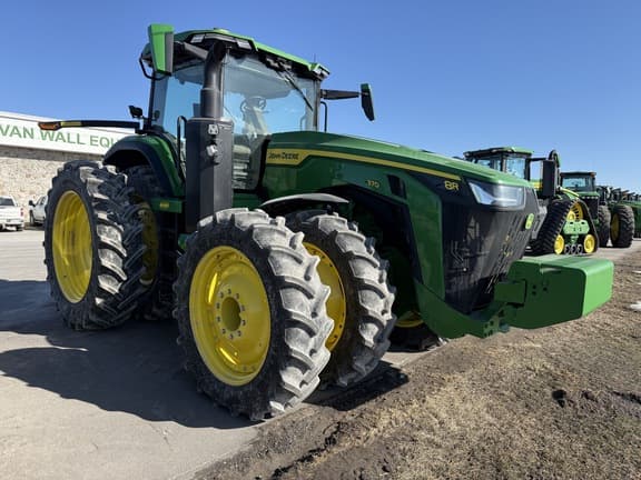 Image of John Deere 8R 370 equipment image 3