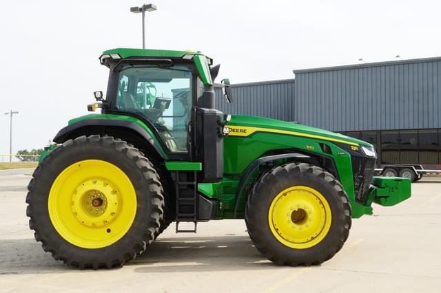 Image of John Deere 8R 370 equipment image 4