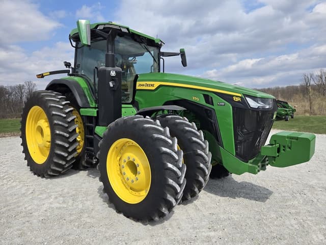 Image of John Deere 8R 370 equipment image 2