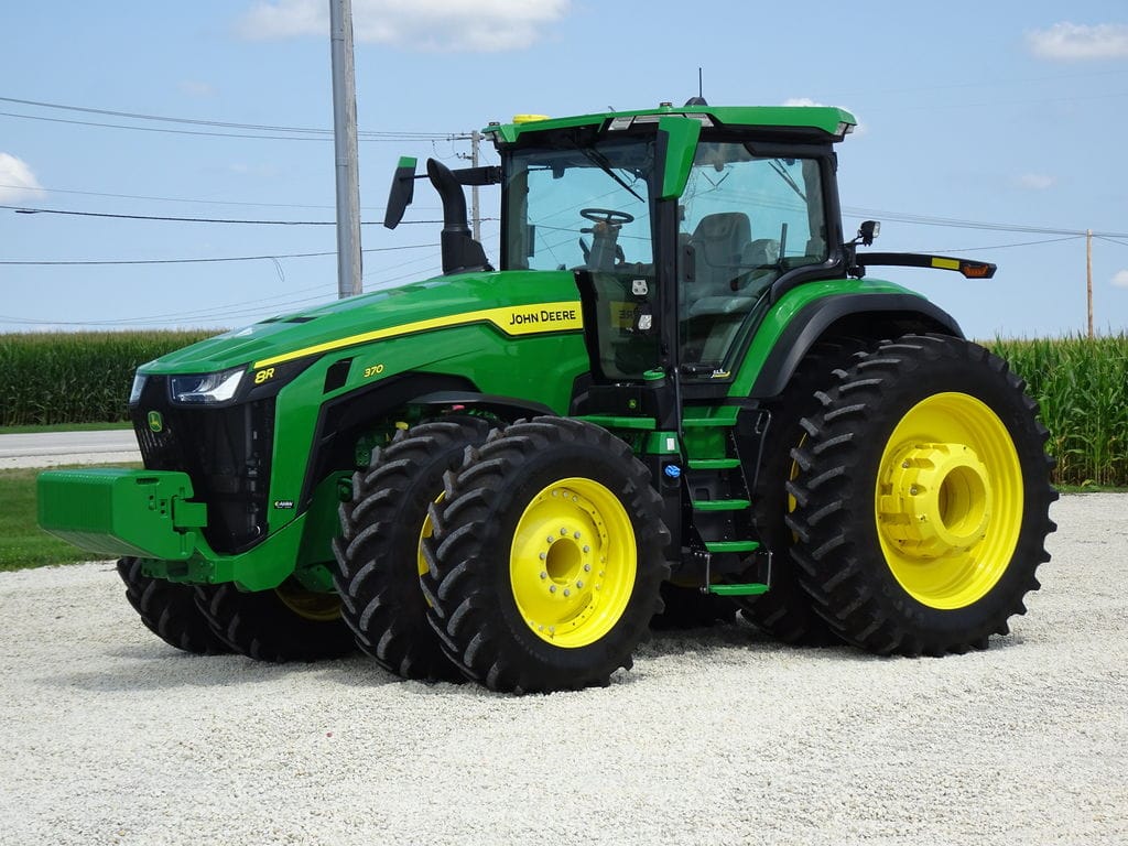 2025 John Deere 8R 370 Equipment Image0