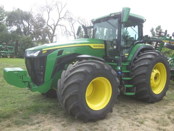 Image of John Deere 8R 370 equipment image 2
