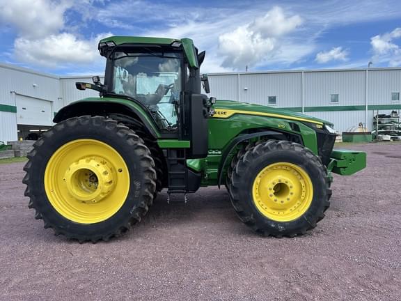 Image of John Deere 8R 370 equipment image 2
