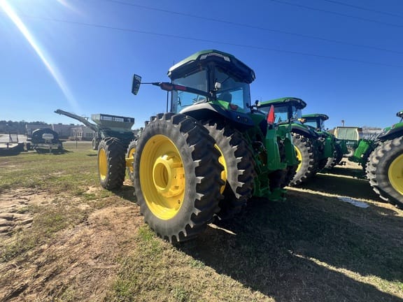 2025 John Deere 8R 370 Equipment Image0