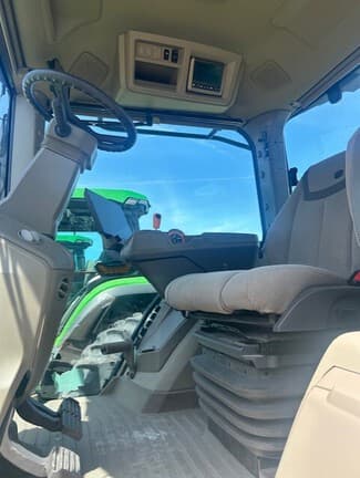 Image of John Deere 8R 370 equipment image 4