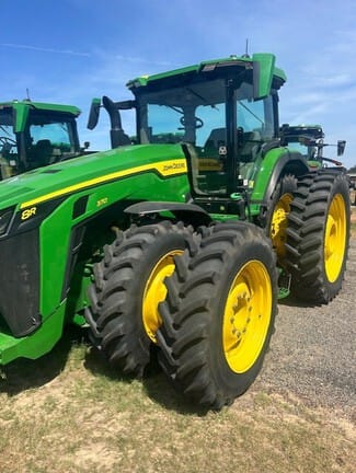2025 John Deere 8R 370 Equipment Image0