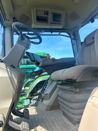 Image of John Deere 8R 370 equipment image 4