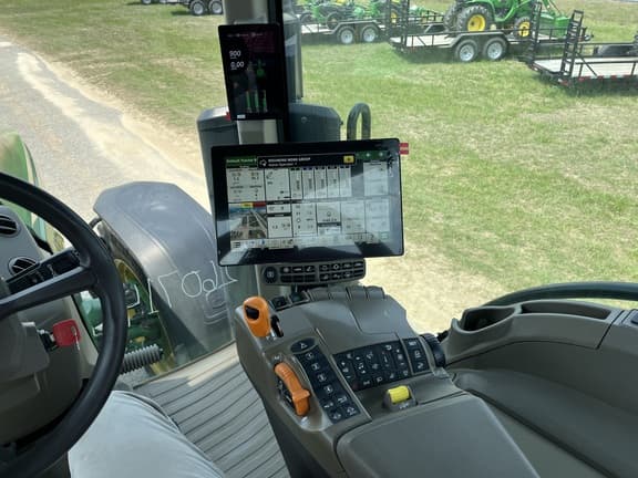 Image of John Deere 8R 370 equipment image 1