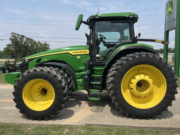 2025 John Deere 8R 370 Image