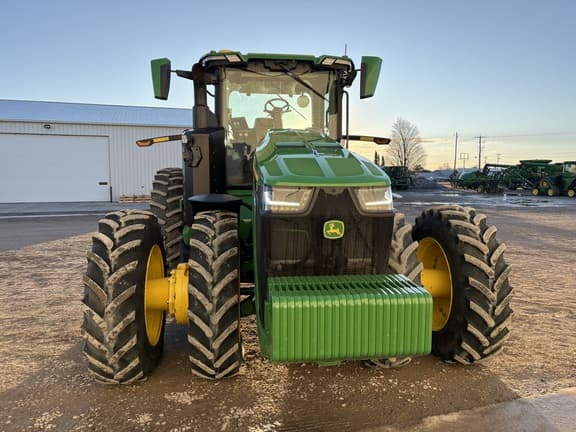 Image of John Deere 8R 410 equipment image 4
