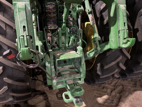 Image of John Deere 8R 410 equipment image 4