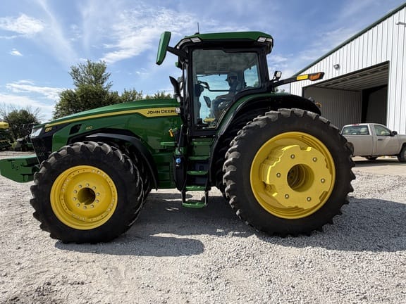 2025 John Deere 8R 410 Equipment Image0