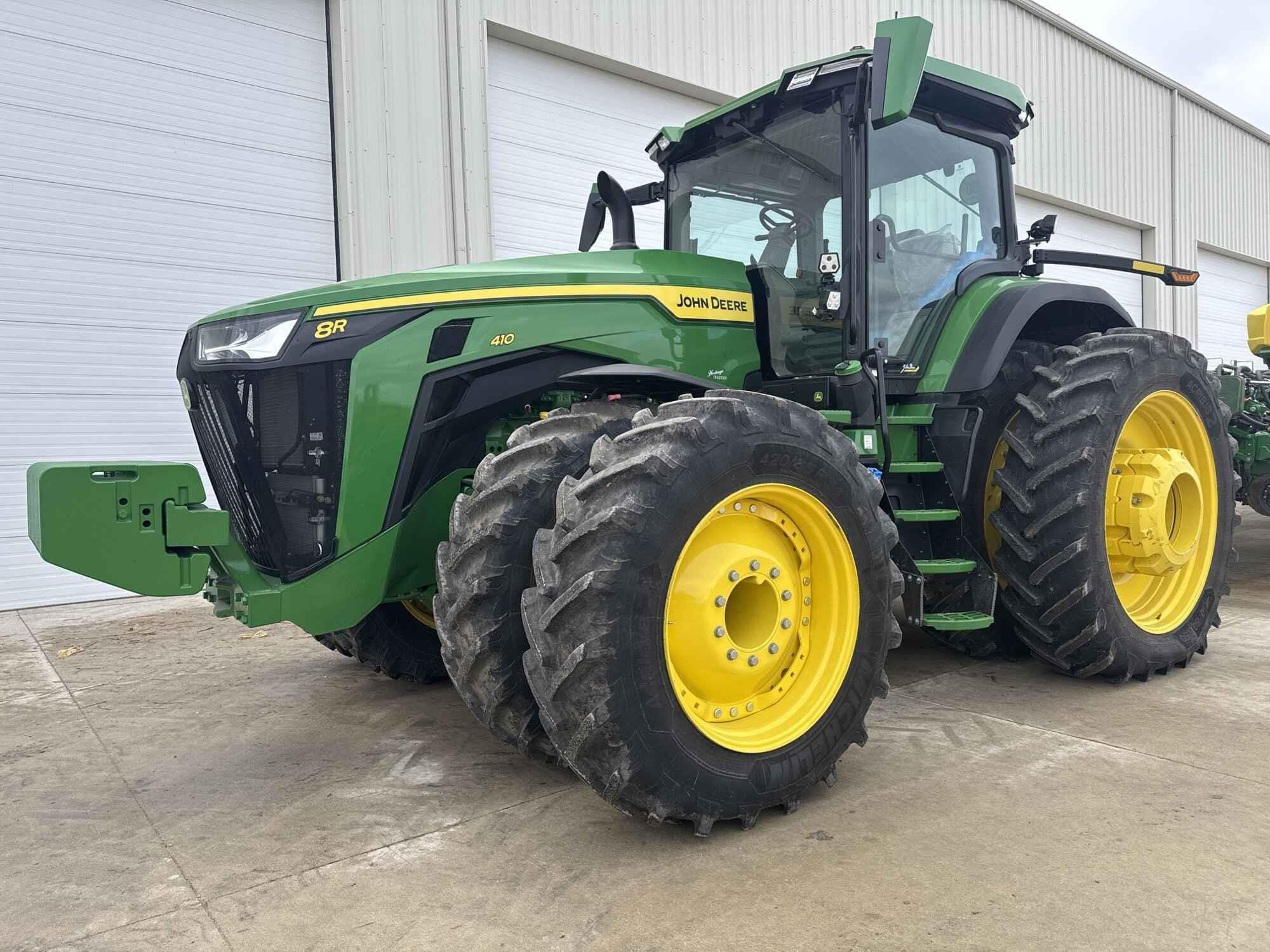2025 John Deere 8R 410 Equipment Image0