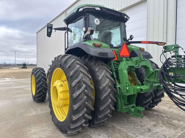 Image of John Deere 8R 410 equipment image 2